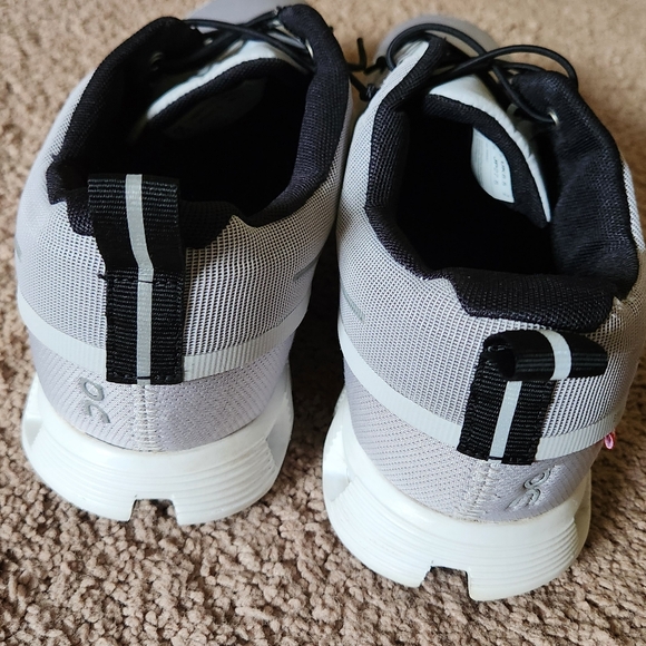 ON Running Cloud 5 Waterproof Shoes Glacier/White Womens 10.5 EUC - Picture 11 of 16